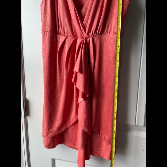 ISLE Dress - Picture 7 of 8